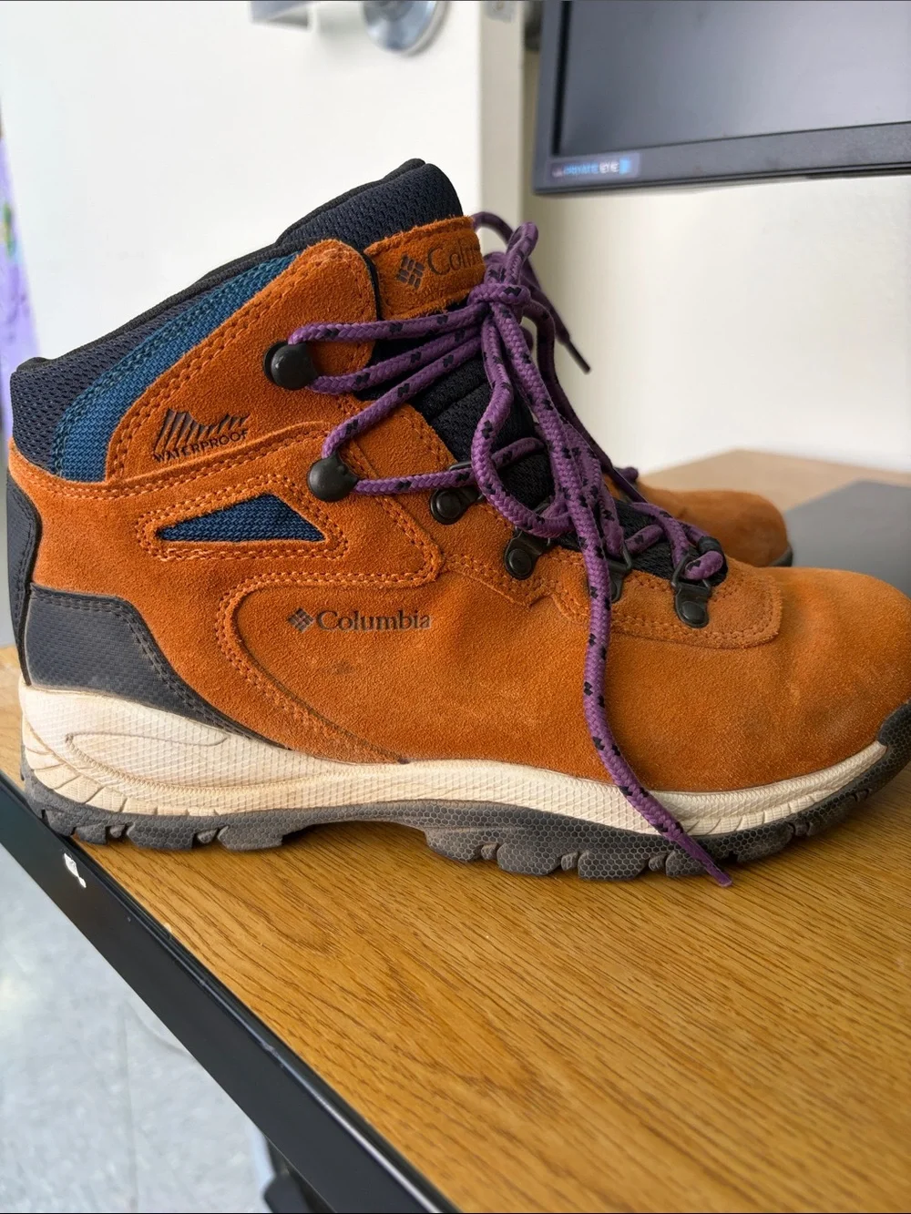 Columbia womens Orange Suede Hiking Boots with Purple Laces